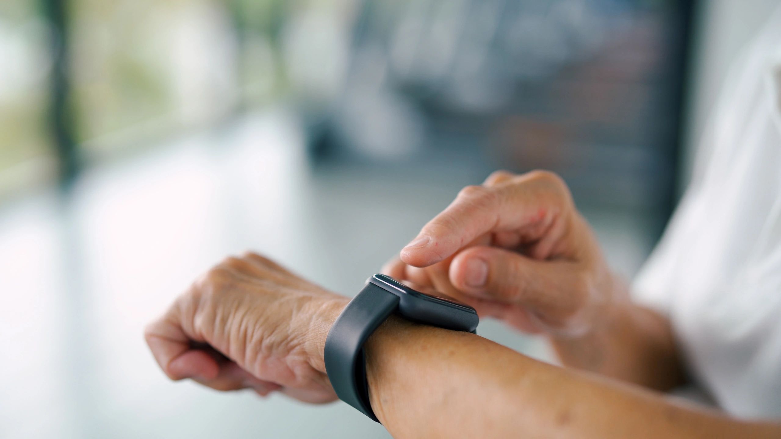 Smartwatch used for fall detection and alerts